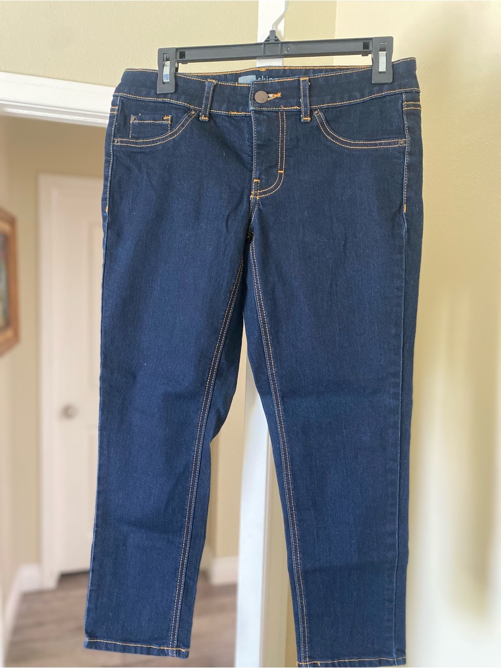 Mossimo Supply Co. Dark Indigo Cropped Women's Jeans